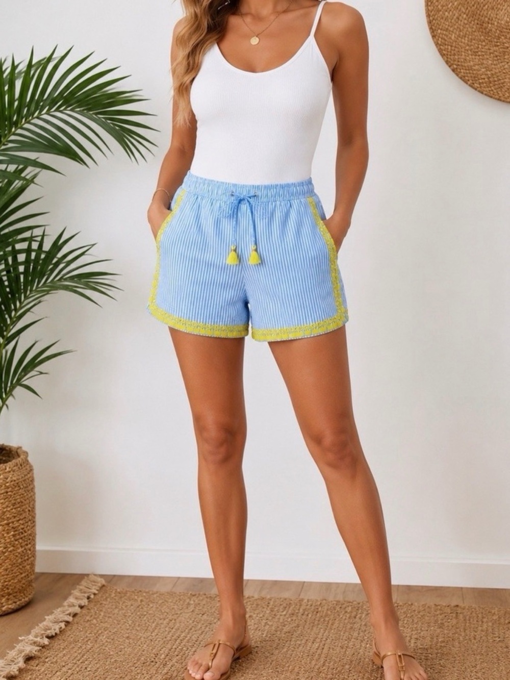 Lilly Pulitzer 5” Katia Embroidered Shorts L